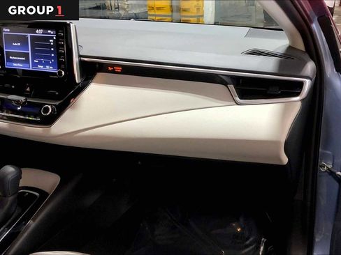 Used 2021 Toyota Corolla LE image 18