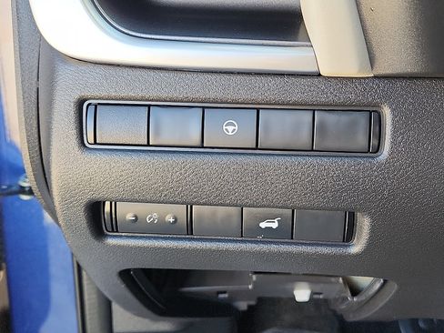 Used 2022 Nissan Rogue SV w/ SV Premium Package image 17