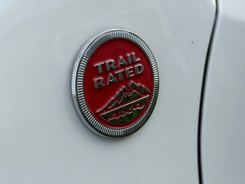 Used 2017 Jeep Renegade Trailhawk AWD/4WD image 10