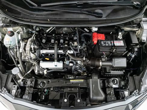 Used 2025 Nissan Versa SV image 3