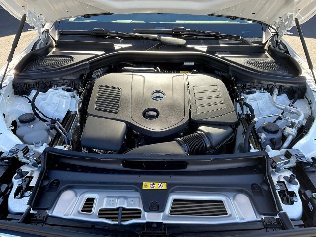 Used 2026 Mercedes-Benz GLC 300 4MATIC image 32