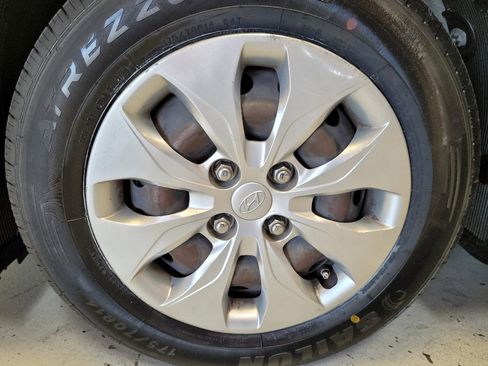 Used 2017 Hyundai Accent SE image 31