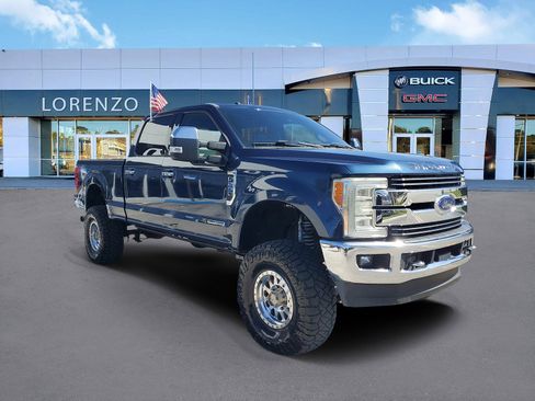 Used 2017 Ford F250 Lariat w/ Lariat Ultimate Package image 3
