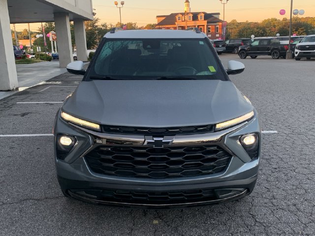 Used 2024 Chevrolet TrailBlazer ACTIV w/ Convenience Package FWD image 2