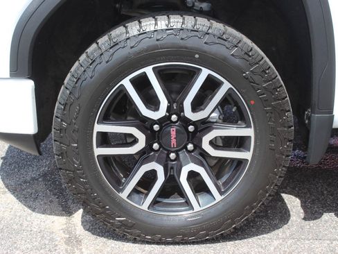 Used 2021 GMC Sierra 1500 AT4 w/ AT4 Premium Package AWD/4WD image 30