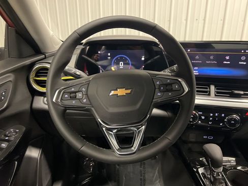 New 2026 Chevrolet Trax LT image 12