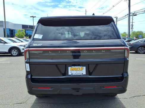 New 2026 Lincoln Navigator Premiere AWD/4WD image 5