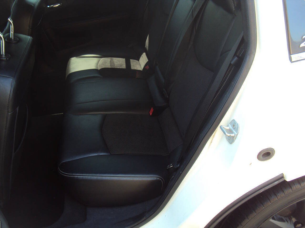 Used 2013 Chrysler 200 Limited w/ Sun/Sound Group FWD image 10