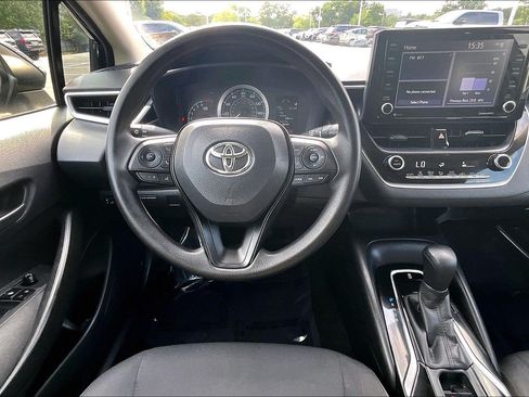 Used 2022 Toyota Corolla LE FWD image 5