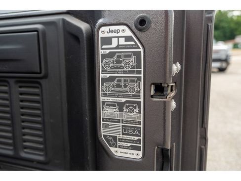 Used 2020 Jeep Wrangler Unlimited Sport AWD/4WD image 34