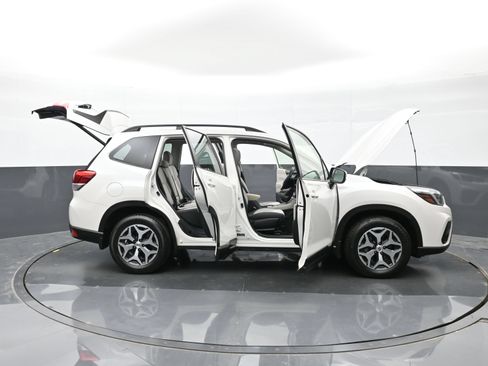 Used 2021 Subaru Forester Premium AWD/4WD image 49