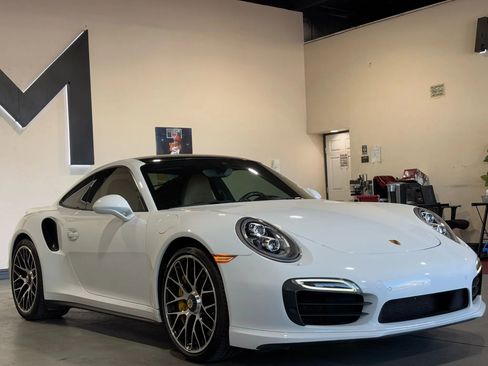 Used 2014 Porsche 911 Turbo S image 2