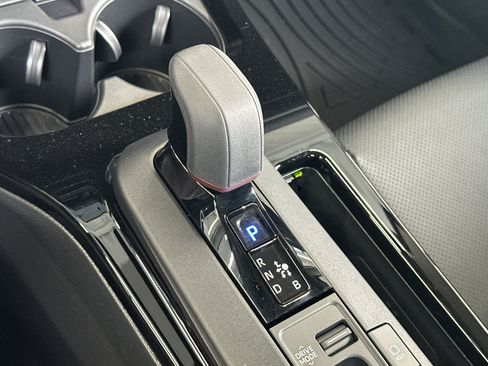 New 2026 Toyota Prius Plug-In Hybrid FWD image 19
