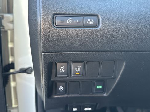 Used 2017 Nissan Rogue Sport SV w/ SV Premium Package image 25