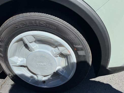 New 2026 Kia K4 LXS image 2