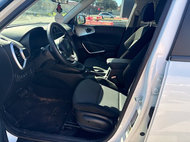 Used 2023 Kia Soul LX w/ Option Group 015 FWD image 5