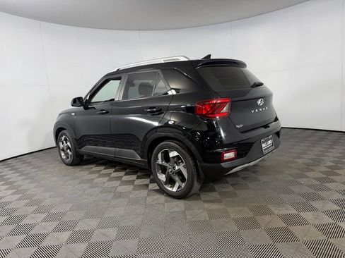 Used 2022 Hyundai Venue SEL FWD image 10
