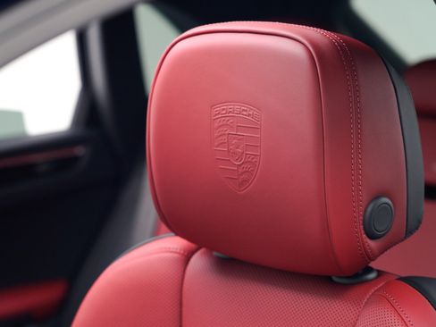 Certified 2026 Porsche Macan AWD/4WD image 20