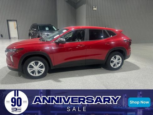 Used 2026 Chevrolet Trax LS FWD image 1