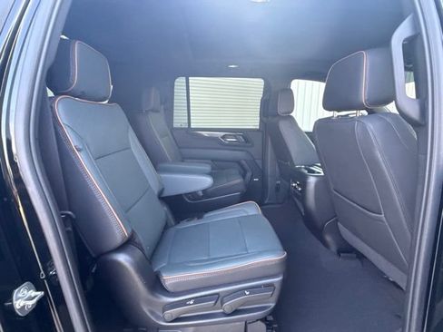 Used 2025 GMC Yukon XL AT4 w/ AT4 Premium Package AWD/4WD image 20