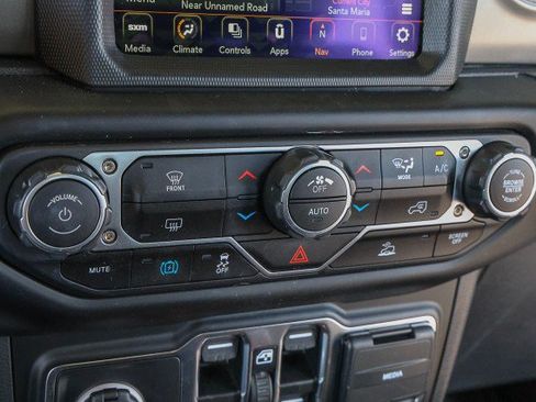 Used 2023 Jeep Wrangler Unlimited Rubicon 4xe AWD/4WD image 18