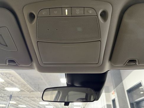 Used 2019 Nissan Rogue SV image 16