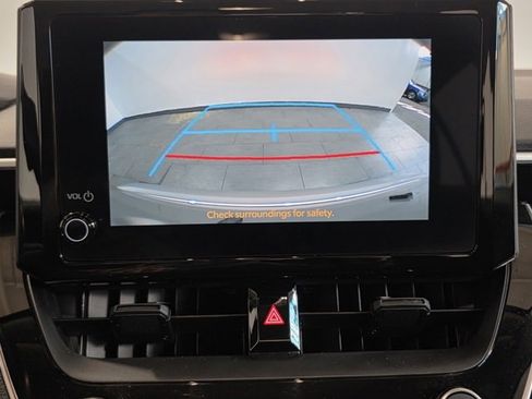 Used 2025 Toyota Corolla LE image 19