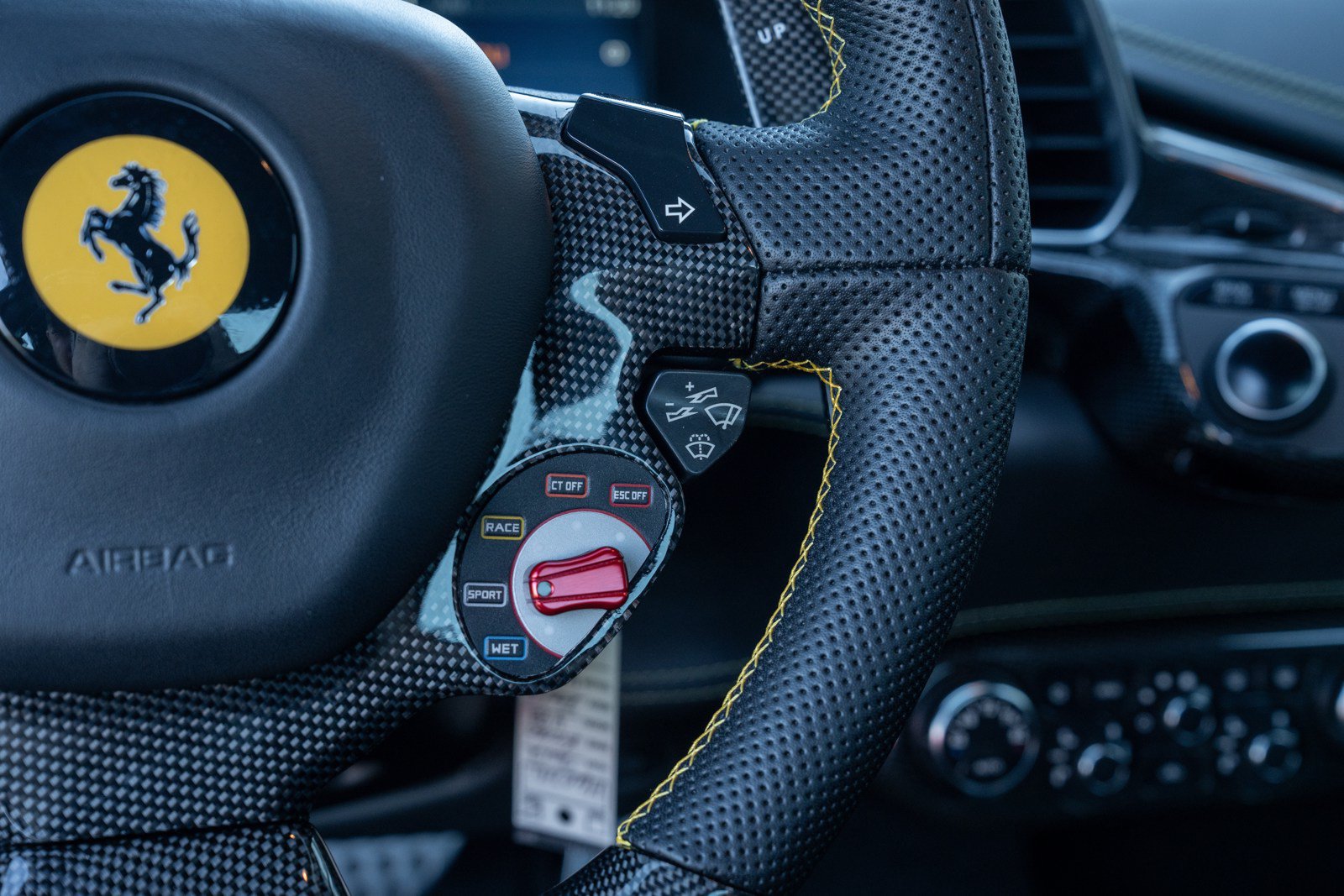 Used 2012 Ferrari 458 Italia Coupe RWD image 34