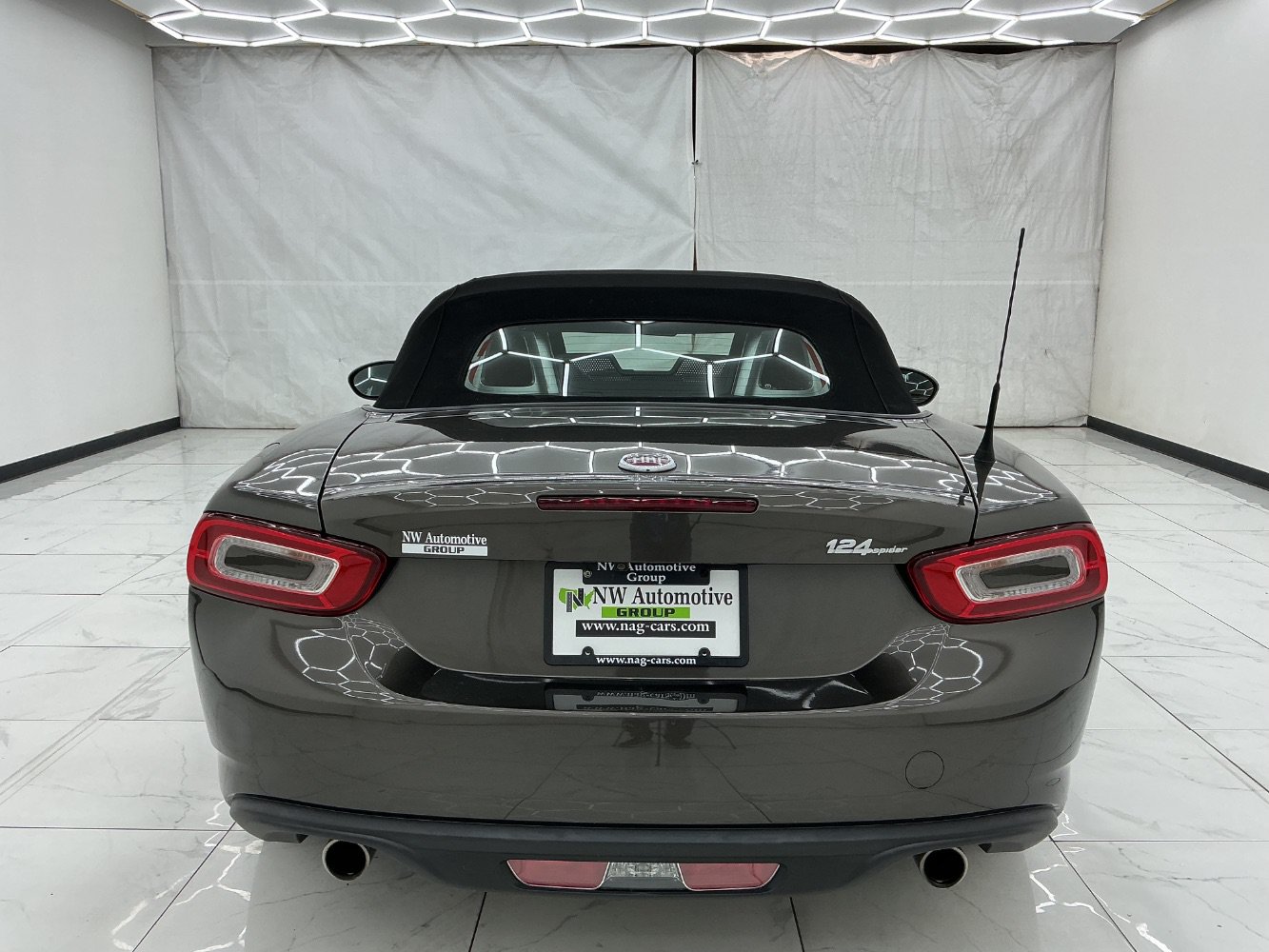 Used 2017 FIAT 124 Spider Lusso RWD image 10