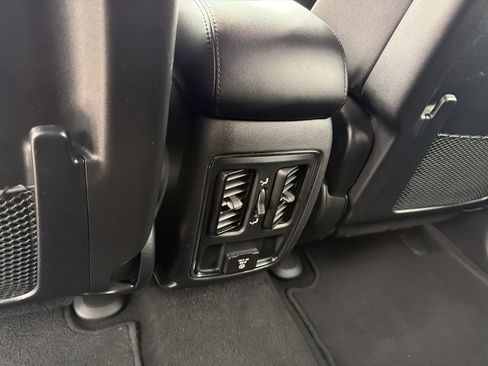 Used 2021 Jeep Grand Cherokee Laredo w/ Security & Convenience Group AWD/4WD image 13