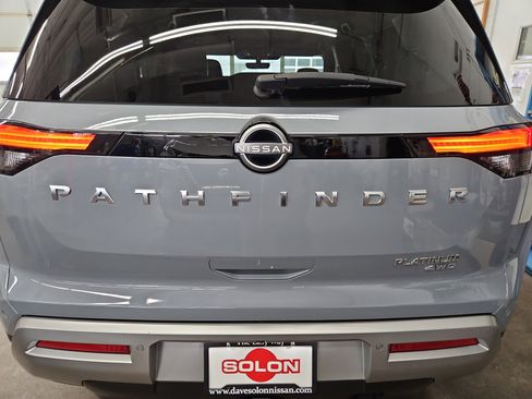 Used 2023 Nissan Pathfinder Platinum w/ Lighting Package (N92) image 31