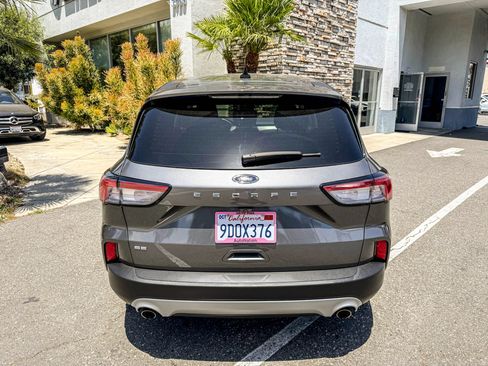 Used 2022 Ford Escape SE w/ Convenience Package FWD image 11