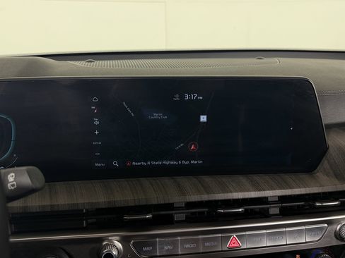 Used 2023 Kia Telluride EX w/ EX Captain's Chair Package image 13