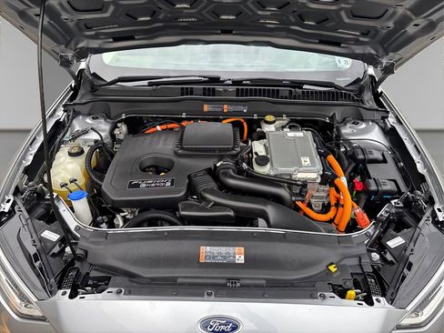 Used 2020 Ford Fusion Energi Titanium image 15