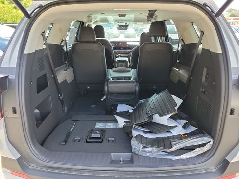 New 2026 Kia Carnival EX FWD image 14