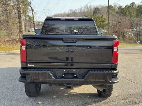 Used 2024 Chevrolet Silverado 2500 Custom w/ Custom Value Package image 22