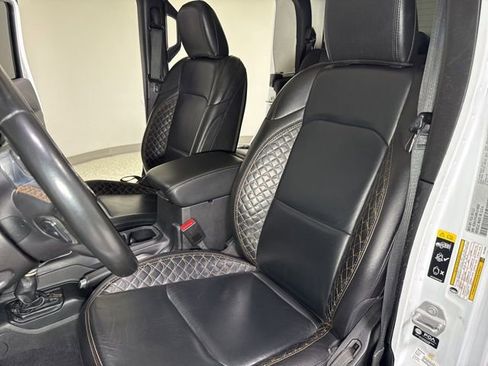 Used 2021 Jeep Gladiator Overland image 10
