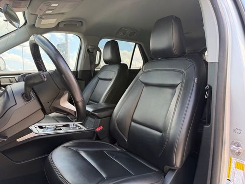 Used 2023 Ford Explorer XLT w/ Equipment Group 202A AWD/4WD image 10