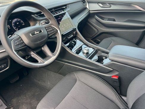 New 2025 Jeep Grand Cherokee Laredo X image 10