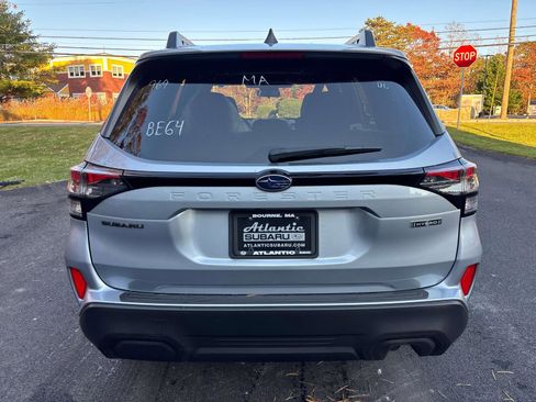 Used 2025 Subaru Forester Premium image 3