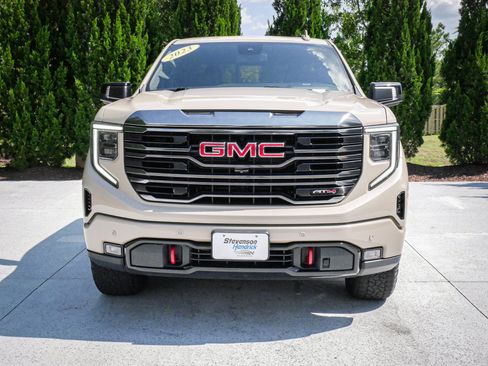 Used 2023 GMC Sierra 1500 AT4 w/ AT4 Premium Package AWD/4WD image 3