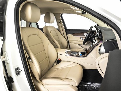 Used 2022 Mercedes-Benz GLC 300 4MATIC image 22