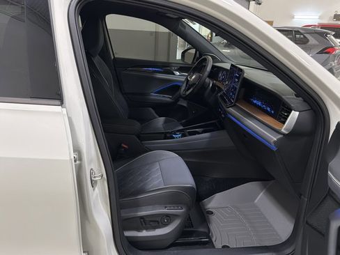 Certified 2026 Volkswagen Tiguan SEL R-Line image 36