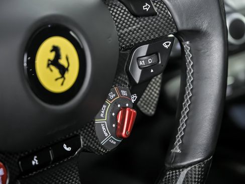 Used 2019 Ferrari 812 Superfast image 28