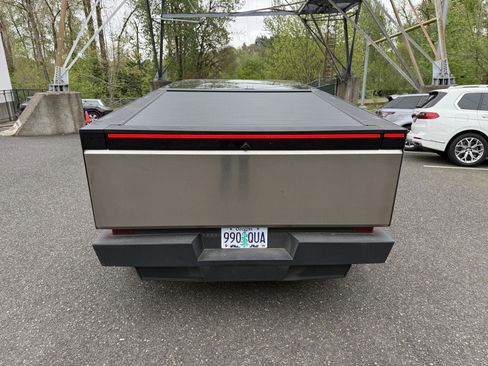 Used 2025 Tesla Cybertruck AWD Crew Cab image 7