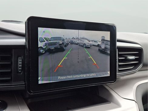 Used 2023 Ford Explorer XLT w/ Class IV Trailer Tow Package image 20