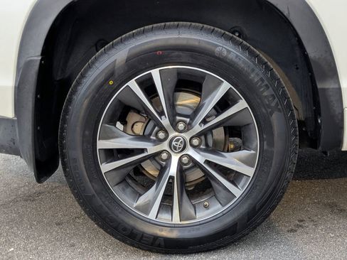 Used 2018 Toyota Highlander Plus image 12