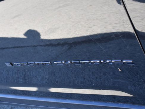 Used 2024 Jeep Grand Cherokee Altitude image 14