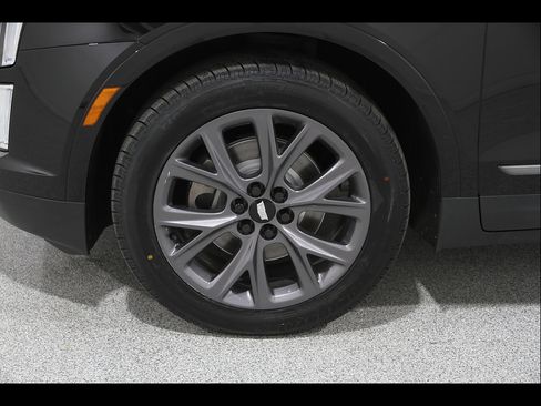 Used 2019 Cadillac XT5 Luxury w/ LPO, Black Ice Package AWD/4WD image 24