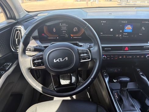 Used 2024 Kia Sorento S FWD image 24